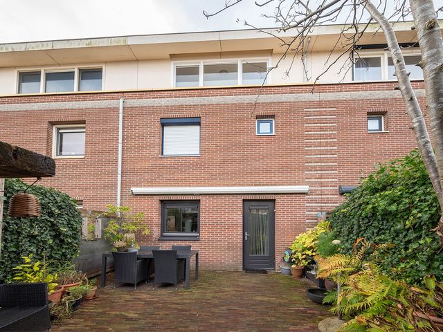 Walenburg 11, Hoofddorp