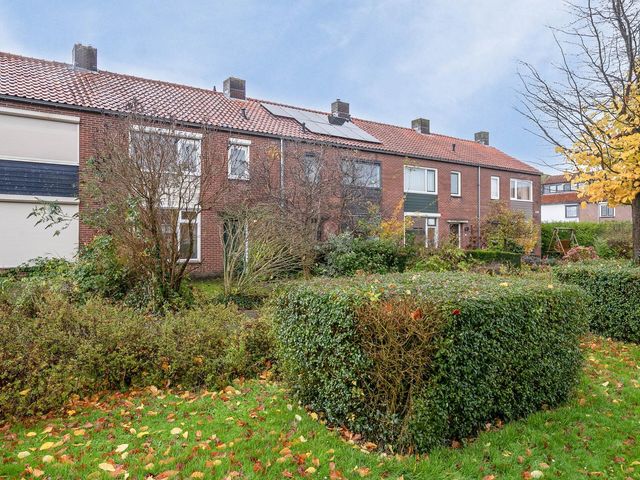 Dr. A.R. Holstraat 13, Zetten