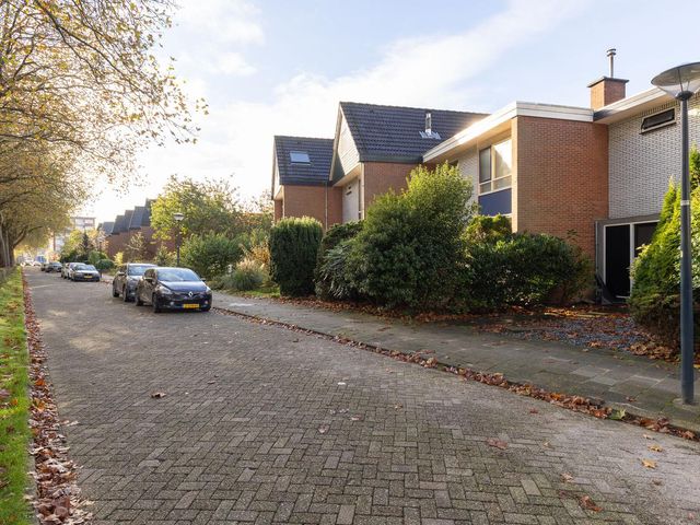 Liornestraat 145, Hoorn