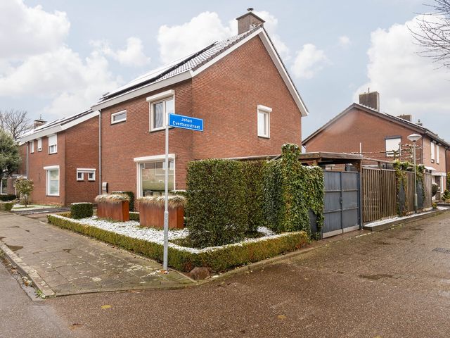 Maarten Trompstraat 8, Elsloo