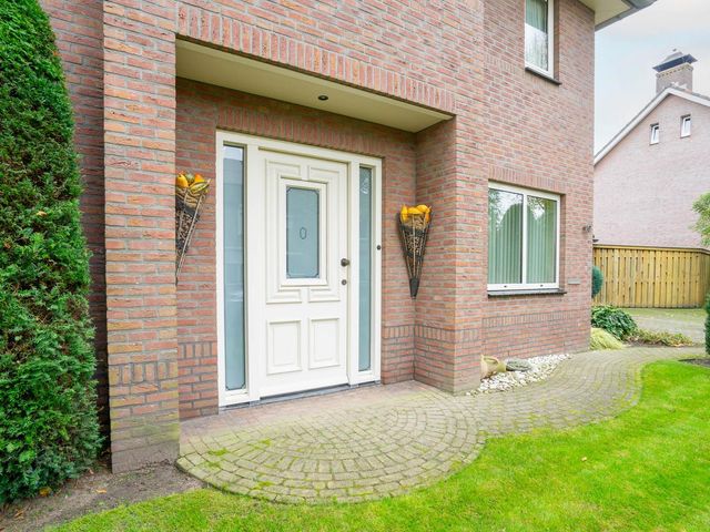 Boterbloemstraat 10, Bakel