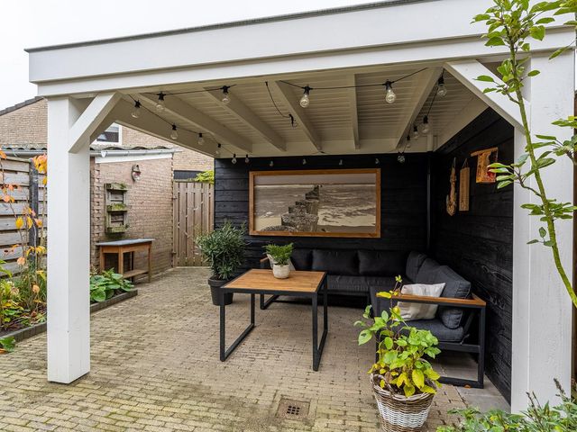 Pergola 13, Tholen