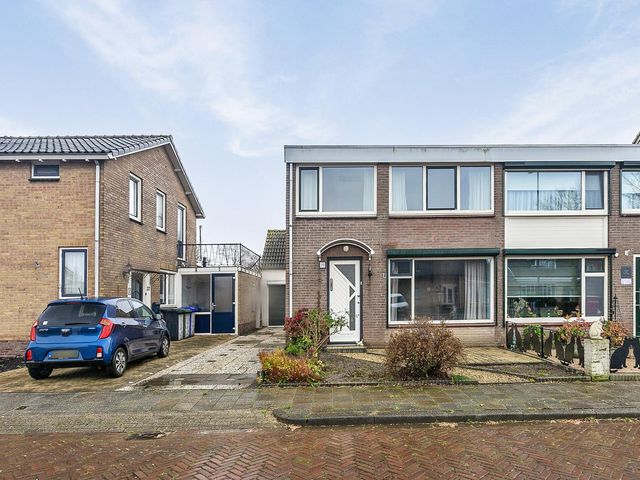 Sloestraat 35, Lewedorp