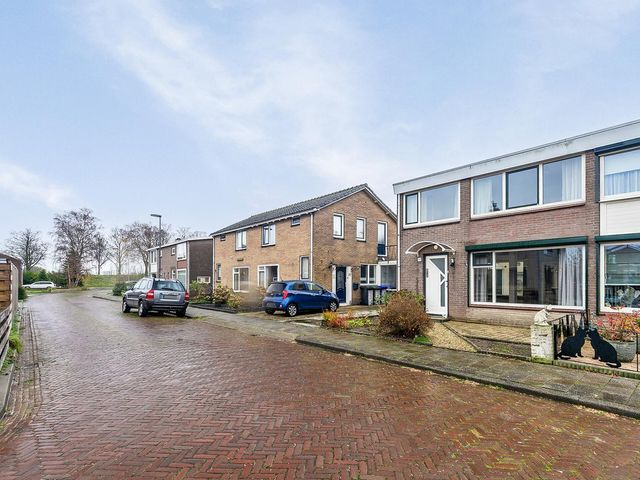 Sloestraat 35, Lewedorp