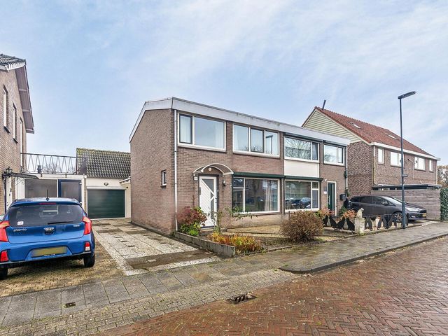 Sloestraat 35, Lewedorp