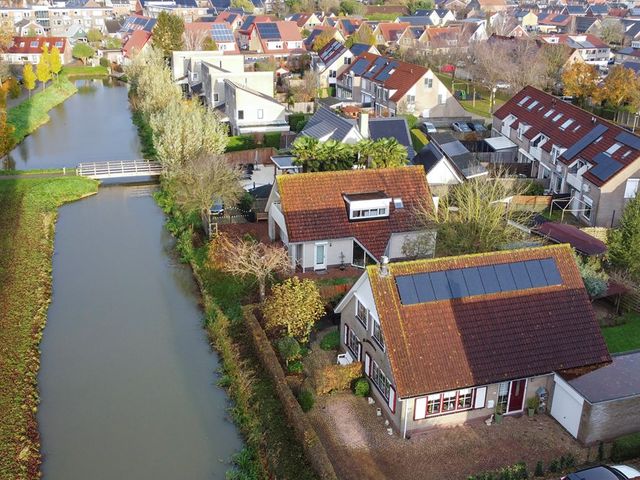 Doornbos 20, Strijen