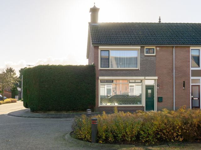 Van de Zandestraat 3, Woensdrecht