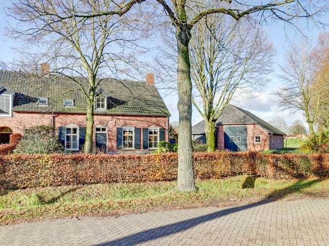 Hoogstraat 8, Hooge Mierde