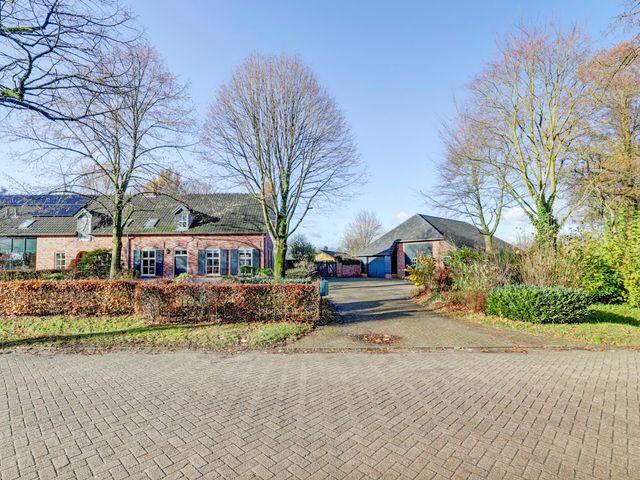 Hoogstraat 8, Hooge Mierde