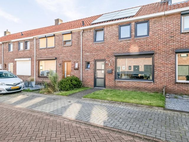 Bernhardstraat 34, Terneuzen