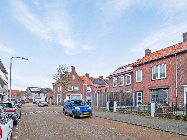 Jan van Riebeeckstraat 14, Tilburg