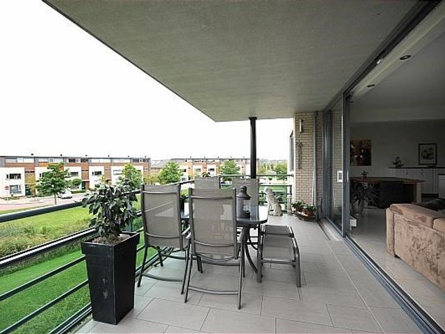 Sluisleede 8, Barendrecht