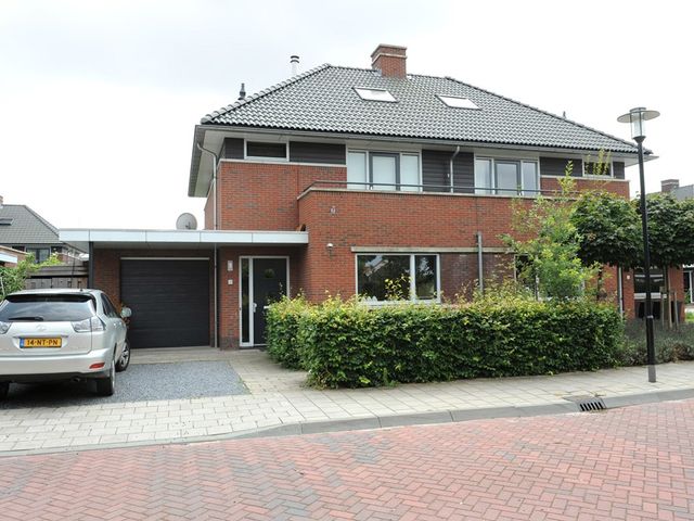 Dirk Kluifhoofdstraat 28, Numansdorp