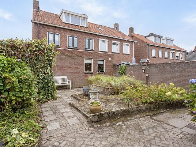 Adelstraat 63, Made