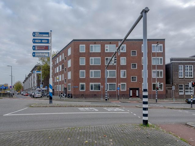 Maastunnelplein 28D, Rotterdam