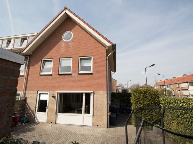 Pijnboomstraat 2, Terneuzen