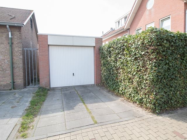 Pijnboomstraat 2, Terneuzen