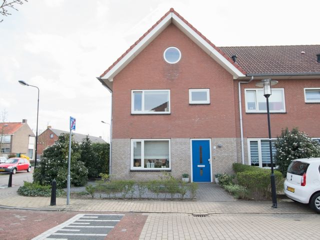 Pijnboomstraat 2, Terneuzen