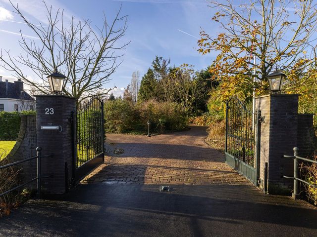 Zuiderdracht 23, Oosterblokker