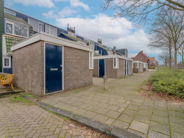 Slakkenveen 216, Spijkenisse