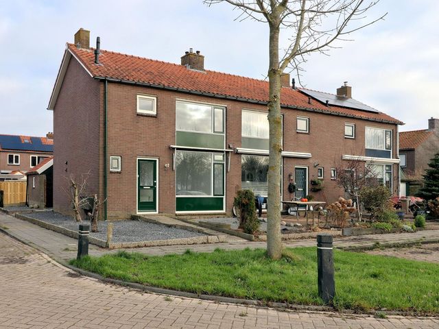 Burgemeester van der Veenweg 6, Ossenzijl