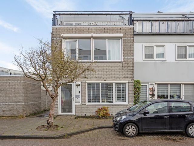 Else van der Banstraat 2, Leiden