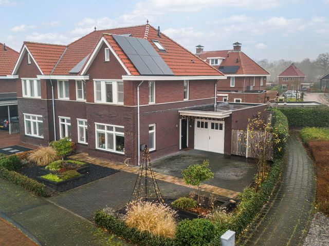 Heidevlinder 24, Holten