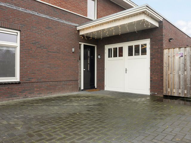 Heidevlinder 24, Holten