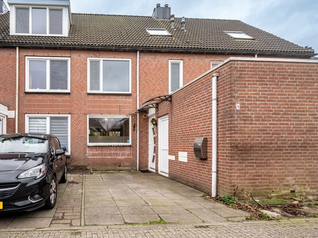 Ebstraat 5, Lelystad