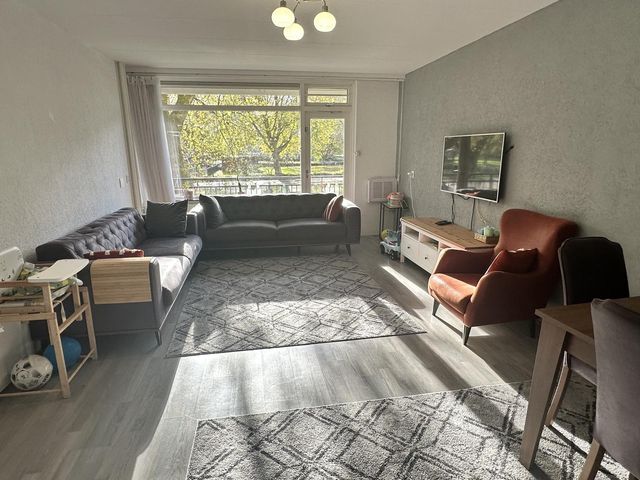 Schubertplein 2, Schiedam