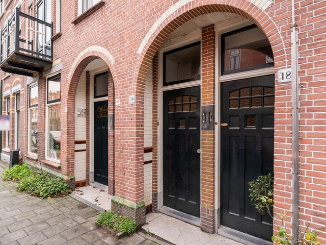 Drie Octoberstraat 18A, Leiden