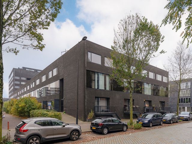 Cor Van Weelehof 1, Amsterdam