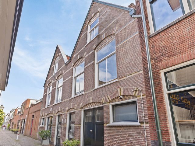 Nieuwebrugsteeg 14, Leiden