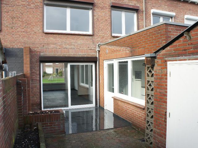 Plechelmusstraat 8, Tegelen