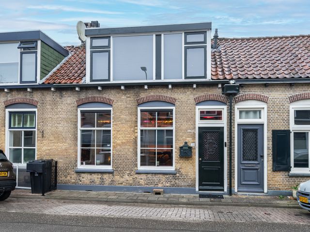 Eendrachtstraat 32, Middelharnis