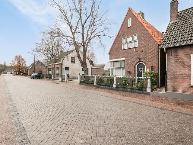 Spoorstraat 8, Waspik