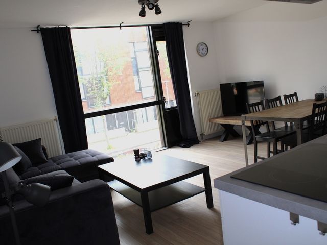 Klaas van Reeuwijkstraat 1, Hoofddorp