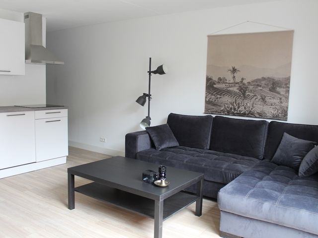 Klaas van Reeuwijkstraat 1, Hoofddorp