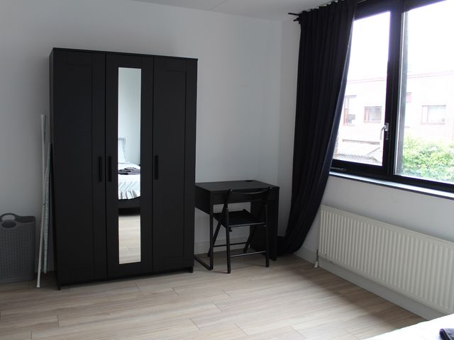 Klaas van Reeuwijkstraat 1, Hoofddorp