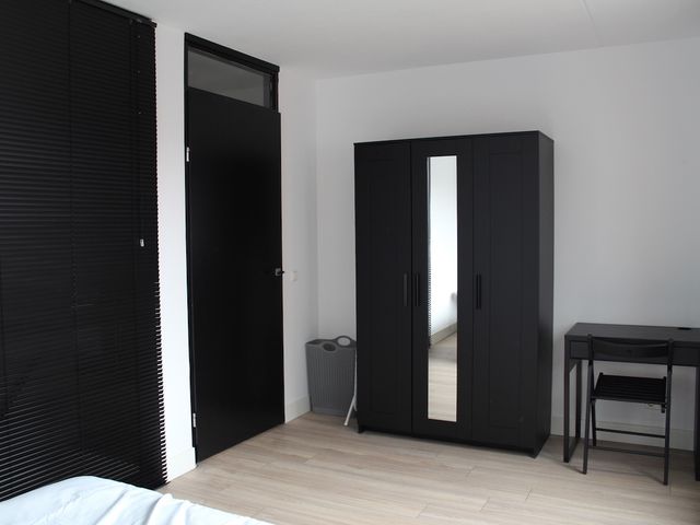 Klaas van Reeuwijkstraat 1, Hoofddorp