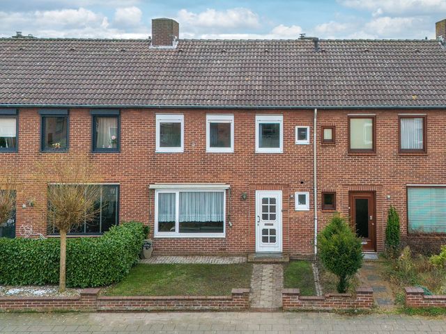 Oude Baan 28, Reuver