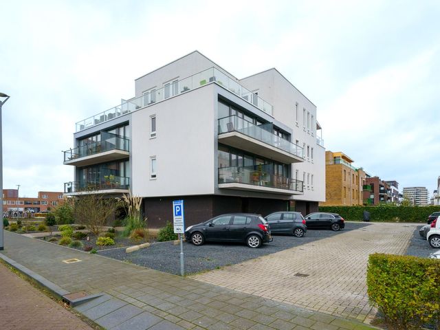 Beneluxlaan 871, Almere