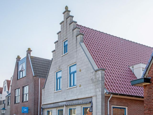 Waalderstraat 22, Den Burg