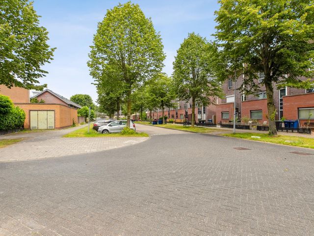 A. Roland Holststraat 71, Almere