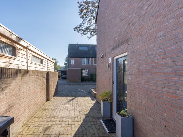 Zwaluwstraat 100, Gennep