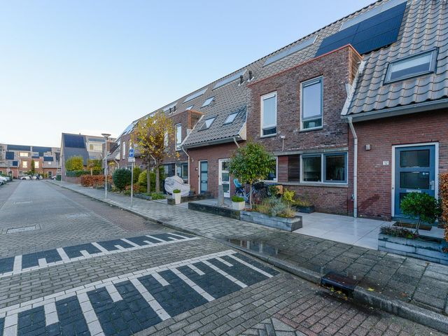 Alstroemeriastraat 12, Wateringen