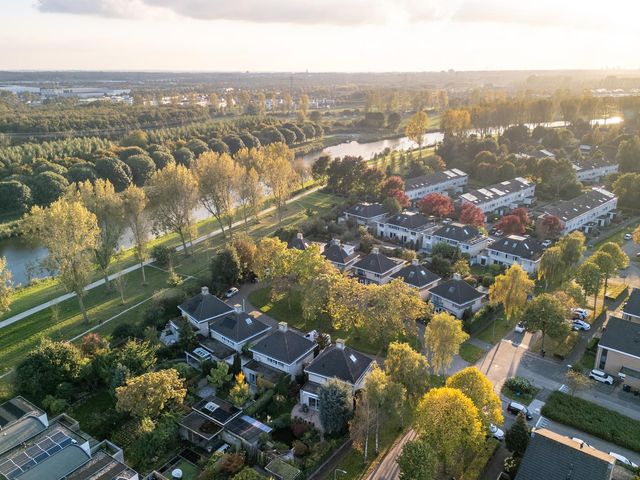 Vlinderplantsoen 1, Almere