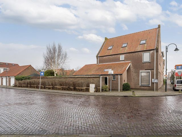 Voorstraat 1, Stavenisse