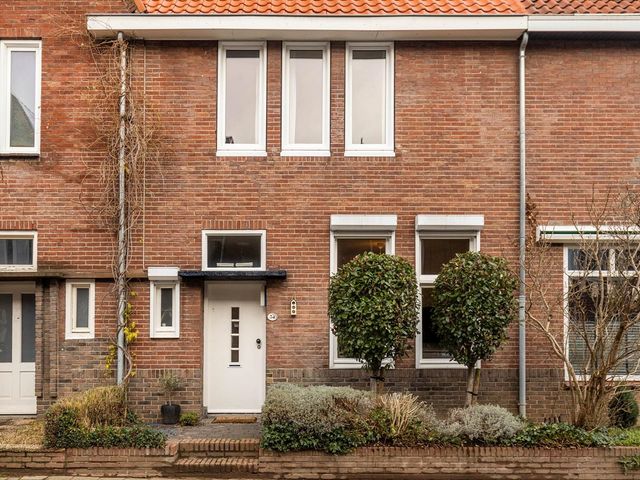 Leeuwerikstraat 34, Geleen