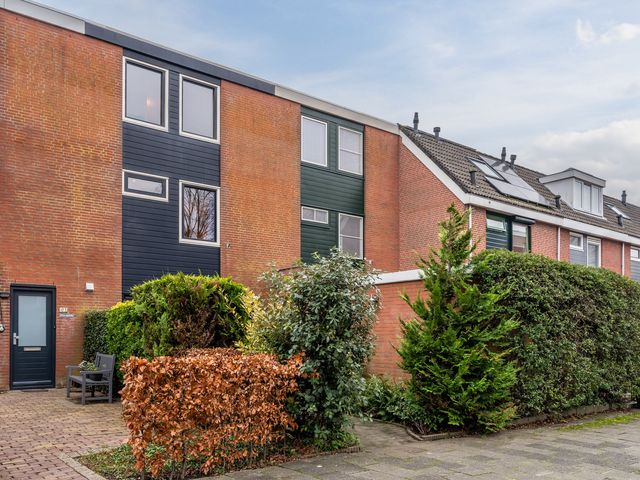 Lindholm 121, Hoofddorp